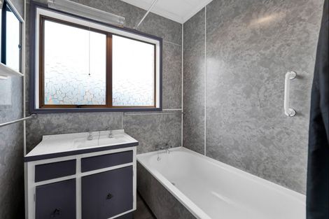 Photo of property in 39 Birdwood Avenue, Moturoa, New Plymouth, 4310