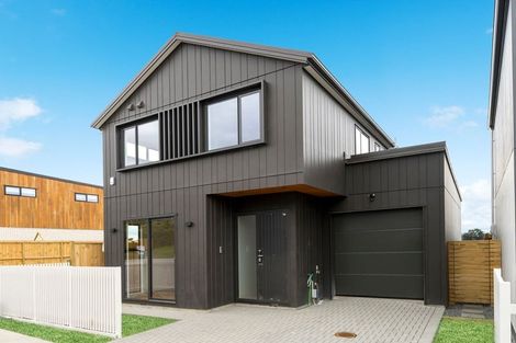 Photo of property in 44 Taipahitini Road, Rosehill, 2113