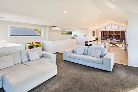 Photo of property in 28 Domett Street, Newlands, Wellington, 6037