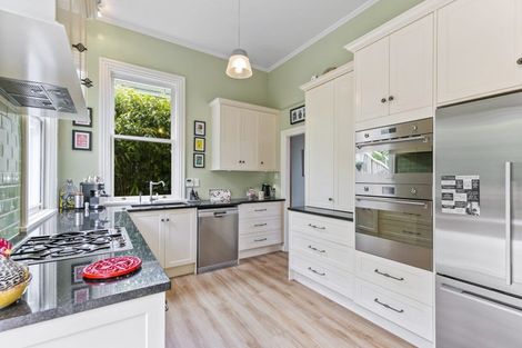 Photo of property in 13 Paisley Terrace, Karori, Wellington, 6012