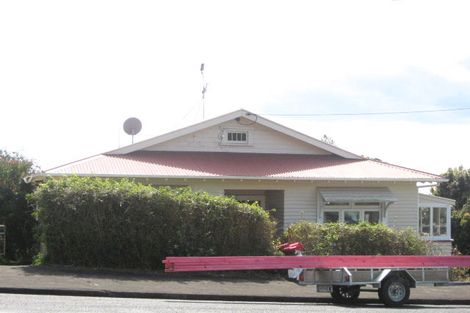 Photo of property in 108 Fulford Street, New Plymouth, 4310