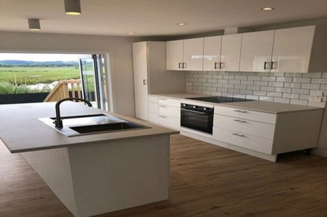 Photo of property in 35 Kowhai Street, Helensville, 0800