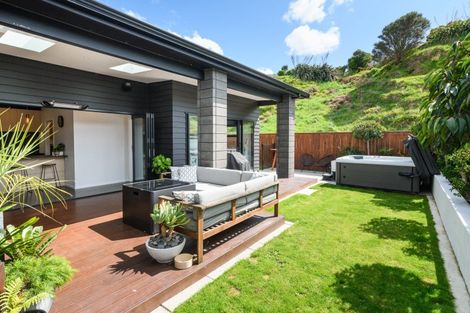 Photo of property in 35 Freedom Drive, Kelvin Grove, Palmerston North, 4414