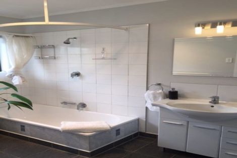 Photo of property in 311 Cambridge Road, Hillcrest, Hamilton, 3216