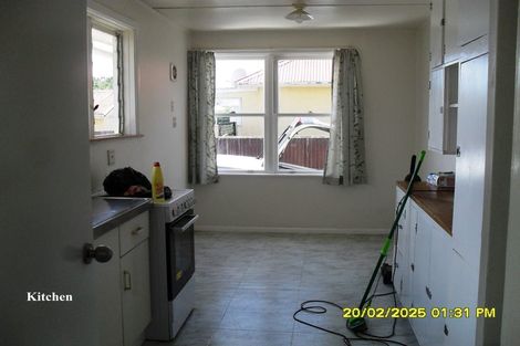 Photo of property in 3-3a Queenwood Road, Levin, 5510