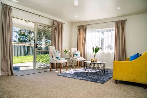 Photo of property in 11a Bill Phillip Place, Clendon Park, Auckland, 2103