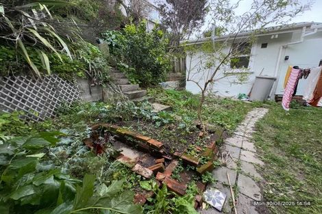 Photo of property in 10a Oriental Terrace, Mount Victoria, Wellington, 6011