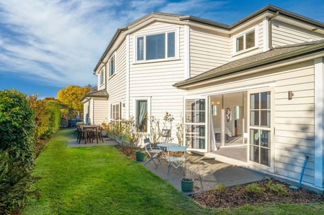 Photo of property in 15 Sutton Place, Dallington, Christchurch, 8061