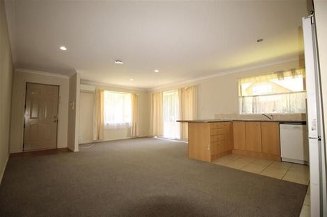 Photo of property in 2/45 Union Road, Howick, Auckland, 2014