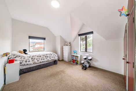 Photo of property in 19 Mcenroe Grove, Naenae, Lower Hutt, 5011