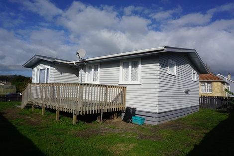 Photo of property in 2 Armstrong Street, Huntly, 3700