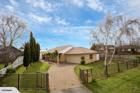 Photo of property in 11 Rosemead Place, Randwick Park, Auckland, 2105