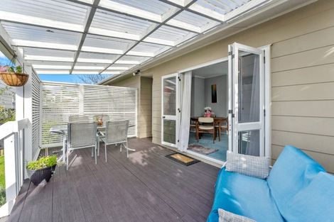 Photo of property in 2/20 Denver Avenue, Sunnyvale, Auckland, 0612