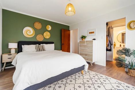 Photo of property in 1 Lexington Drive, Botany Downs, Auckland, 2010