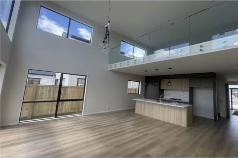 Photo of property in 8 Korowhiti Road, Clarks Beach, 2122