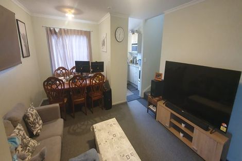 Photo of property in 31 Stewart Drive, Newlands, Wellington, 6037