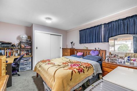 Photo of property in 36 Holloway Street, Waikiwi, Invercargill, 9810