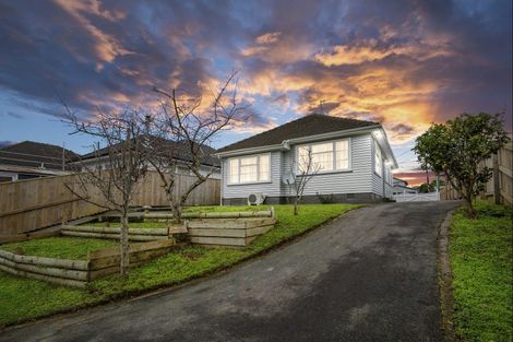 Photo of property in 19 Kowhai Avenue, Ebdentown, Upper Hutt, 5018
