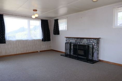 Photo of property in 100 Ruapehu Street, Paraparaumu, 5032