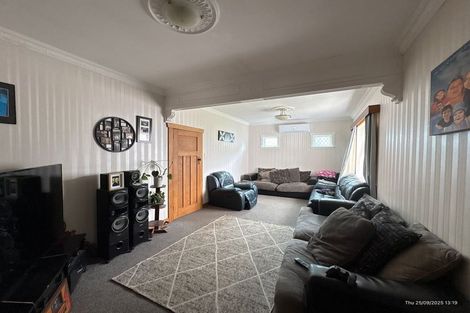 Photo of property in 28 Trafalgar Street, Levin, 5510