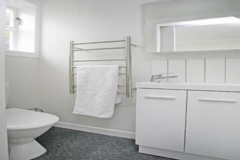 Photo of property in 73 Townsend Road, Miramar, Wellington, 6022