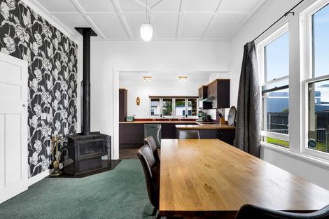 Photo of property in 278 South Road, Hawera, 4610