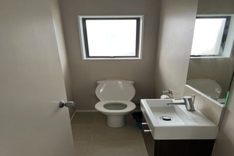 Photo of property in 1/4a Beresford Street, Bayswater, Auckland, 0622