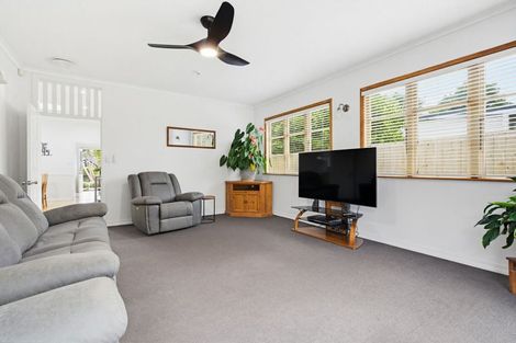 Photo of property in 6 Hull Road, Waiuku, 2123