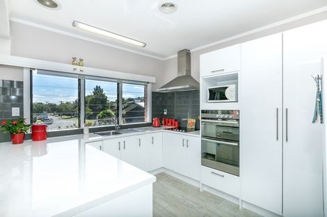 Photo of property in 35 Hinton Avenue, Forest Lake, Hamilton, 3200