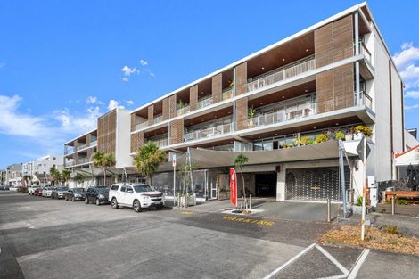 Photo of property in Ocean Breeze Apts, 19107/87 Clyde Road, Browns Bay, Auckland, 0630