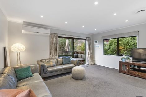 Photo of property in 13a Avonleigh Road, Green Bay, Auckland, 0604