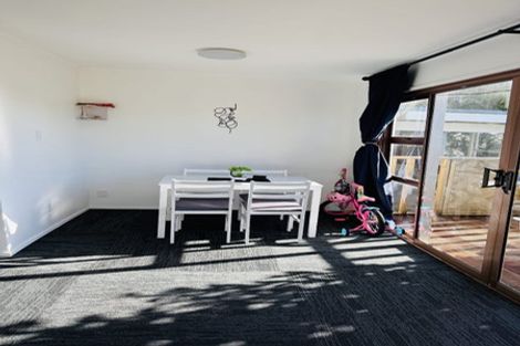 Photo of property in 671 East Coast Road, Browns Bay, Auckland, 0630