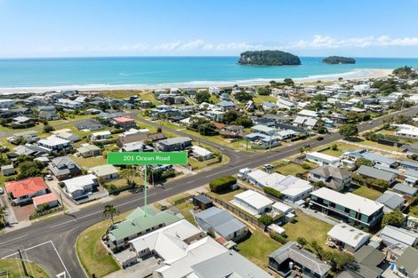 Photo of property in 201 Ocean Road, Whangamata, 3620