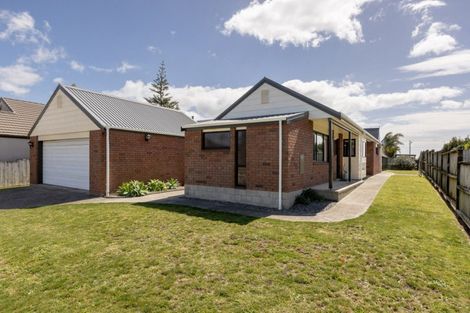 Photo of property in 117 Dickson Road, Papamoa Beach, Papamoa, 3118