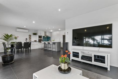 Photo of property in 37 Falcon Drive, Welcome Bay, Tauranga, 3112