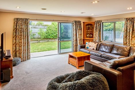 Photo of property in 12 Peel Lane, Aotea, Porirua, 5024