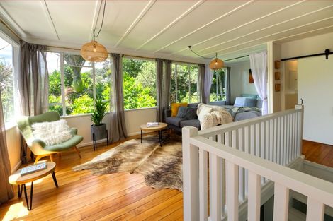 Photo of property in 16 Sylvan Glade, Piha, New Lynn, 0772