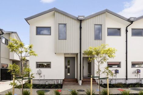 Photo of property in 8/15 Awamutu Grove, Waiwhetu, Lower Hutt, 5010