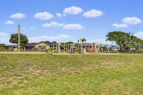 Photo of property in 1 William Noel Place, Waikanae Beach, Waikanae, 5036