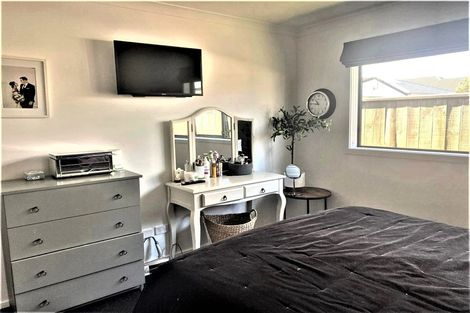 Photo of property in 548a Queen Street East, Levin, 5510