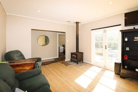 Photo of property in 1395 Opaki Kaiparoro Road, Mauriceville, Masterton, 5882