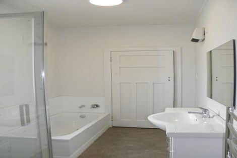 Photo of property in 27 Queen Street, Winton, 9720