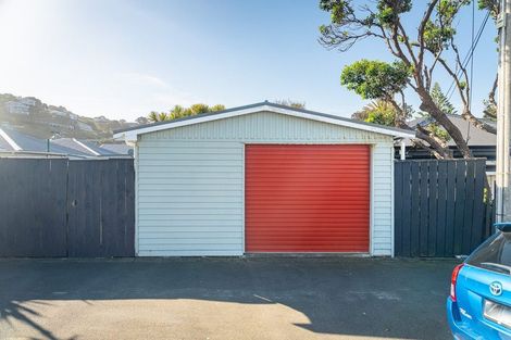 Photo of property in 187 Queens Drive, Lyall Bay, Wellington, 6022