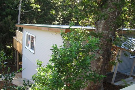 Photo of property in 55 Kauri Point Road, Laingholm, Auckland, 0604