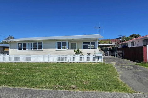 Photo of property in 37 Toi Street, Tawhero, Whanganui, 4501