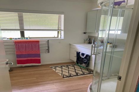 Photo of property in 5 Pendene Place, Forrest Hill, Auckland, 0620