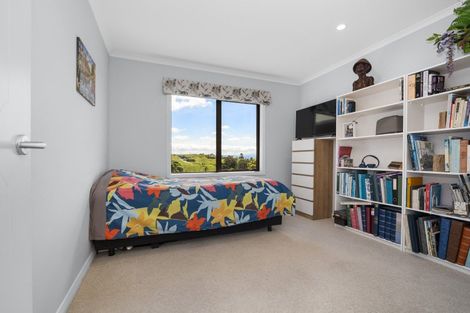 Photo of property in 1 Holcombrooke Lane, Welcome Bay, Tauranga, 3175