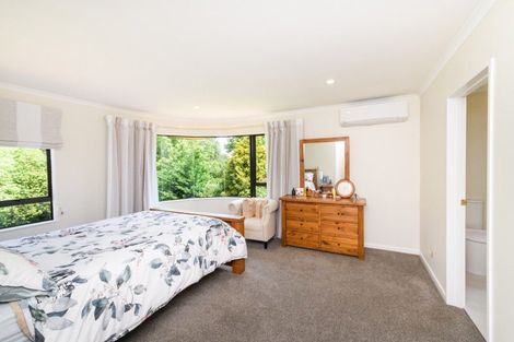 Photo of property in 96 Pacific Drive, Fitzherbert, Palmerston North, 4410