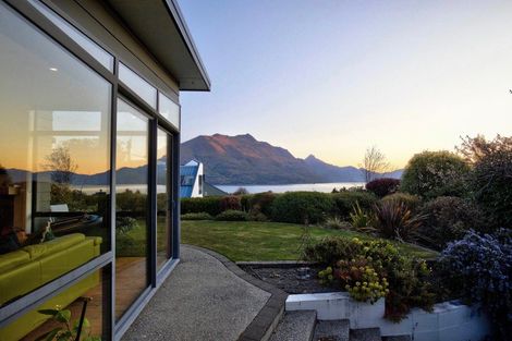 Photo of property in 4 Oregon Drive, Kelvin Heights, Queenstown, 9300