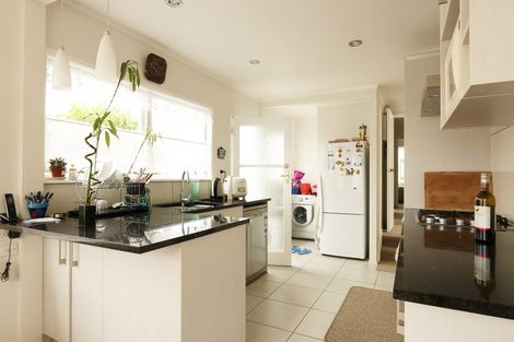 Photo of property in 6 Vanbrugh Place, Bucklands Beach, Auckland, 2014